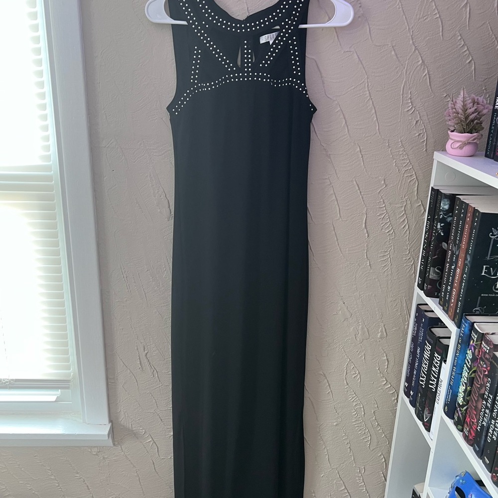 Elegant Black Sleeveless Dress